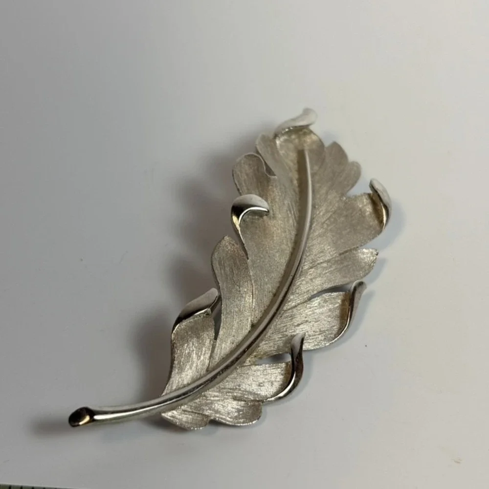 Brooch Lot Vintage‎ Hobe Trifari Silver Gold Tone Leaves Unique Collar Design